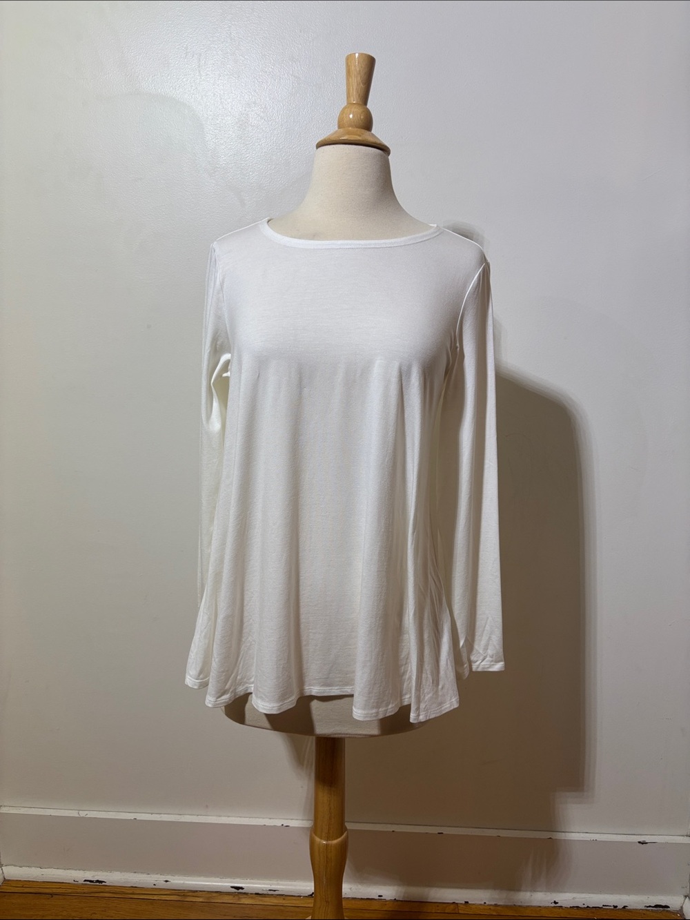 Eileen Fisher White Long-Sleeve Flowy Crewneck Top